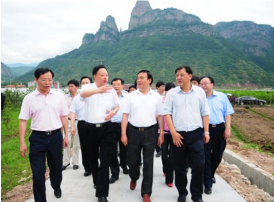 2009 年 6 月 19 日，原浙江省委副书记、省长吕祖善视察。1.png
